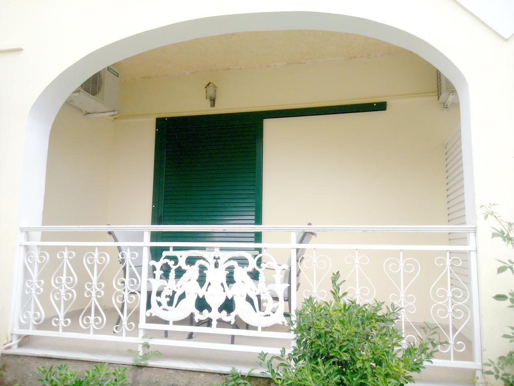 Villa Thomas Agios Georgios Pagon Exteriér fotografie